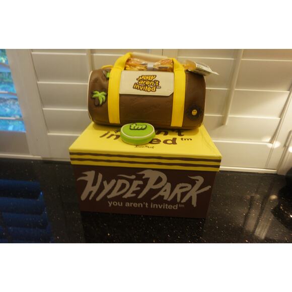 HYDE PARK TRAVEL DAY DUFFLE-CIGAR BRAND NEW IN BOX/AUTHENTIC - Picture 3 of 7